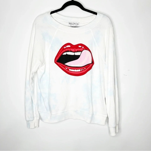 Wildfox Femme Fatale Sommers Pullover
Lightweight Sweater Size Small - Picture 2 of 4